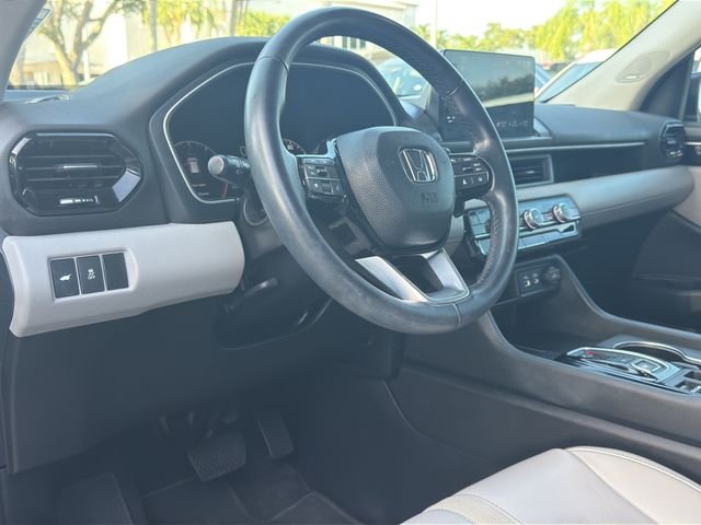 Used 2024 Obsidian Blue Pearl Honda Touring image 12