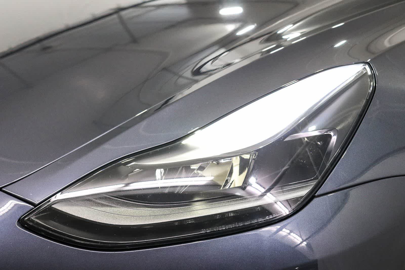 Used 2023  Tesla  image 7