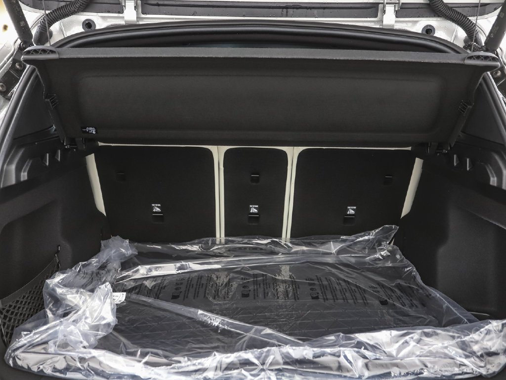 New 2027 Silver Metallic BMW xDrive28i image 24