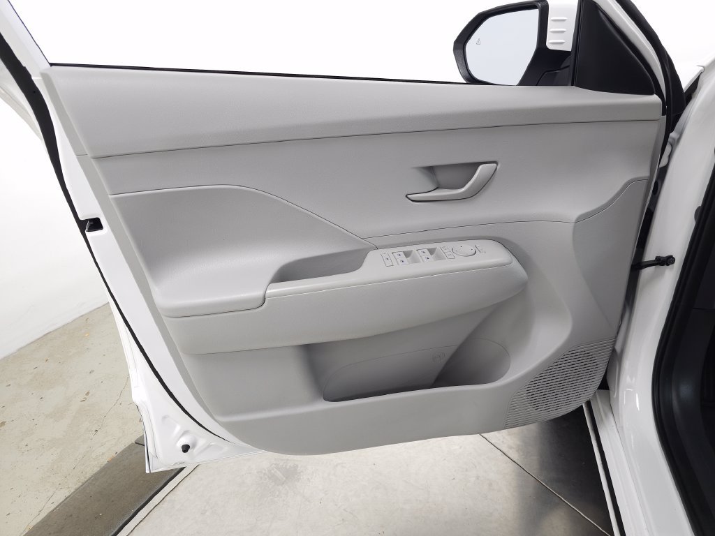 2024 Hyundai Kona EV SEL - Photo 14