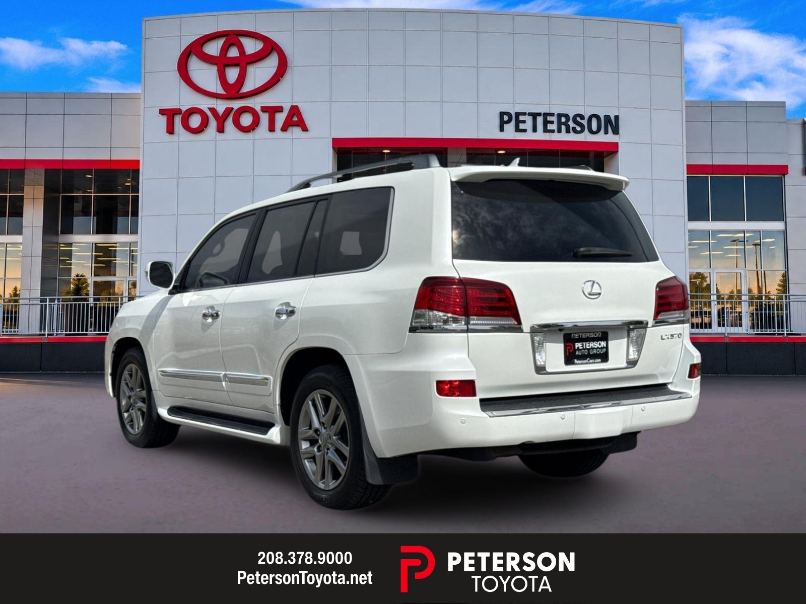 Used 2013  Lexus 570 image 5