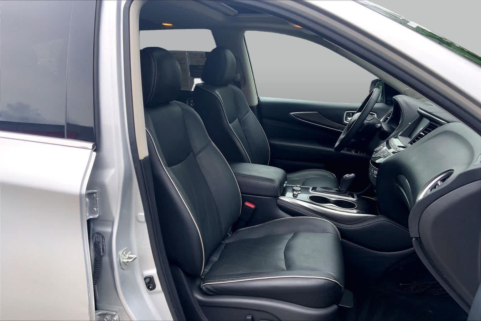 Pre-Owned 2019 INFINITI QX60 LUXE