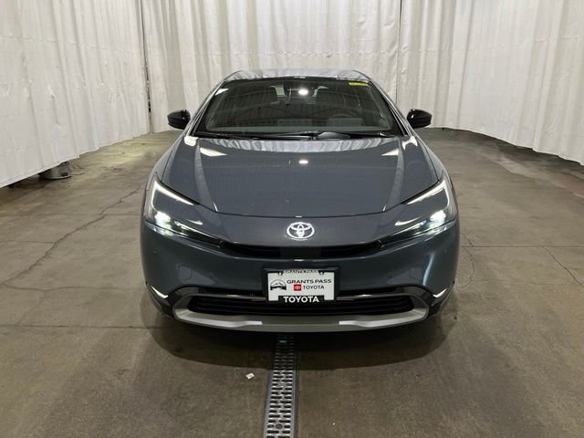 New 2027 Guardian Gray Toyota  XLE image 8