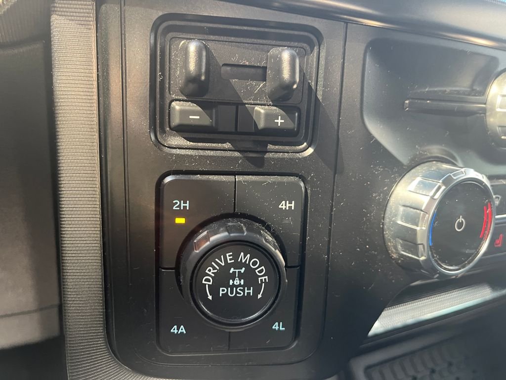 Used 2023 Blue Metallic Ford Platinum image 27