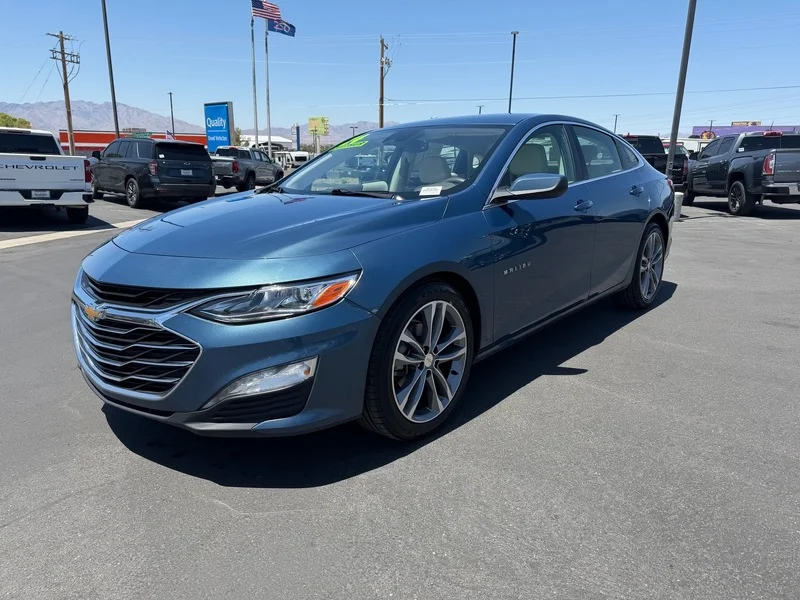 Used 2024 Lakeshore Blue Metallic Chevrolet 2LT image 7
