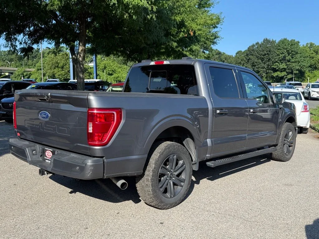 Used 2021 Gray Ford XLT image 11