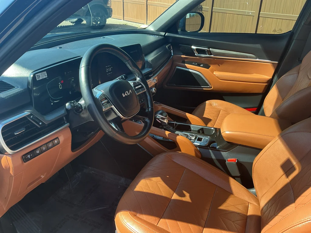 Used 2025 Midnight Lake Blue Kia EX X-Line image 11