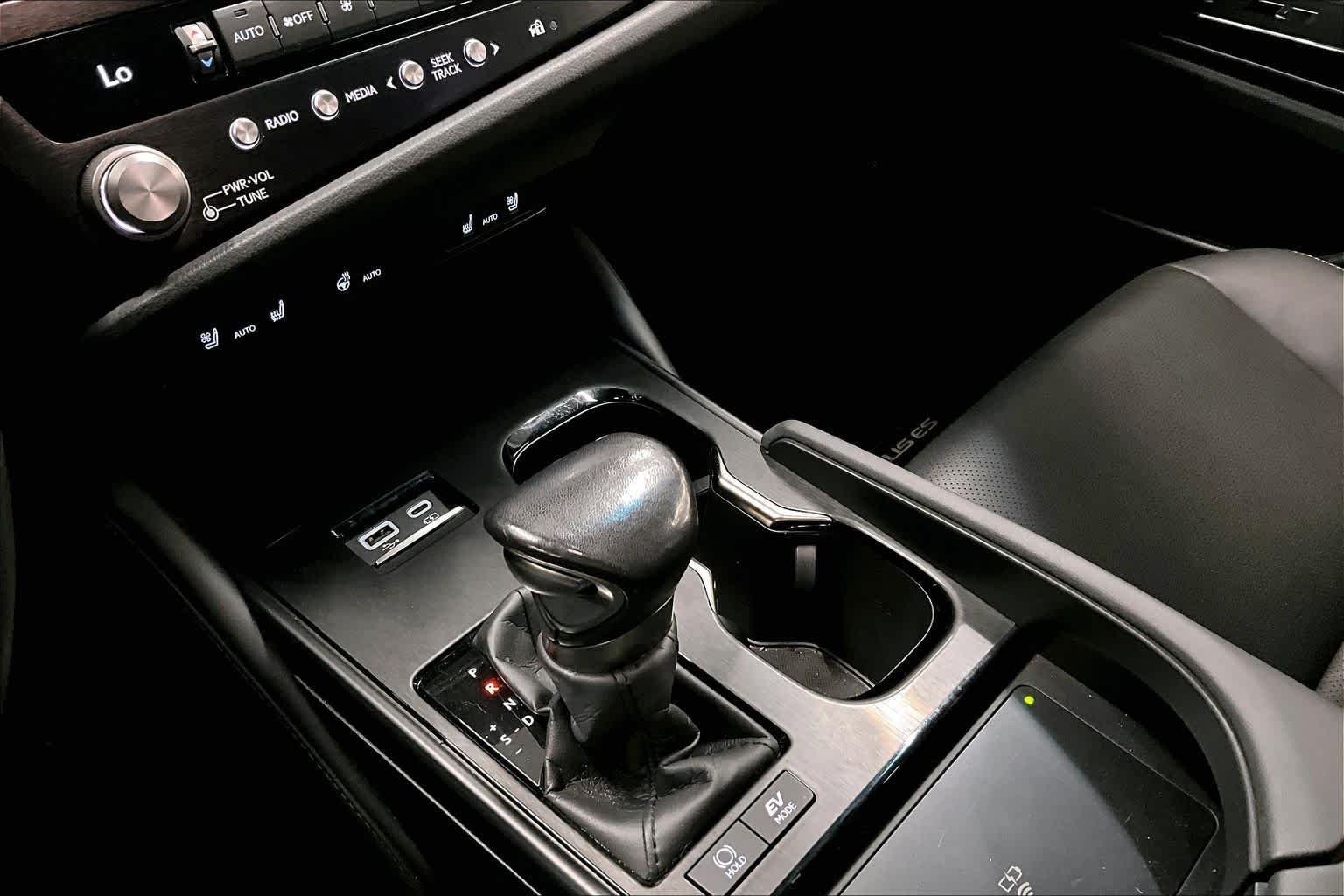 Certified Used 2024 GRAPHITE BLACK GF. Lexus  image 17