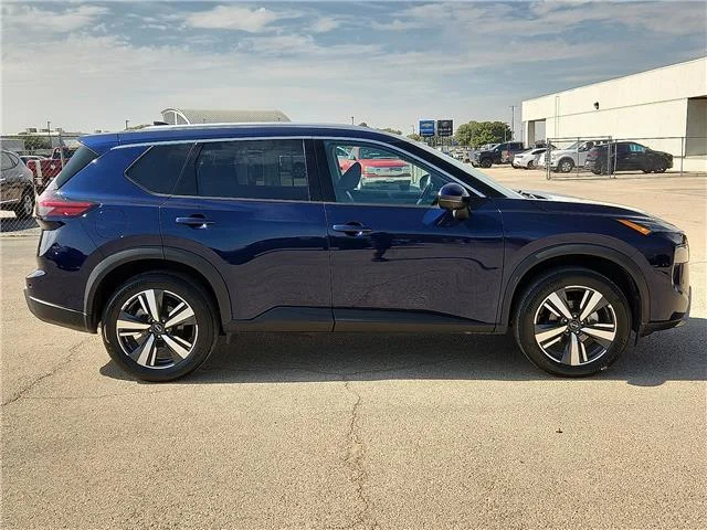 Used 2026 Blue Nissan  image 5