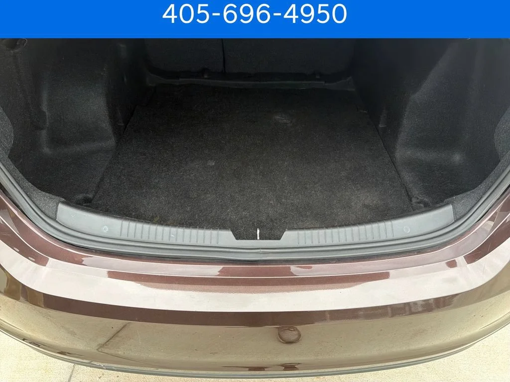 Pre-Owned 2016 Chevrolet Malibu LT