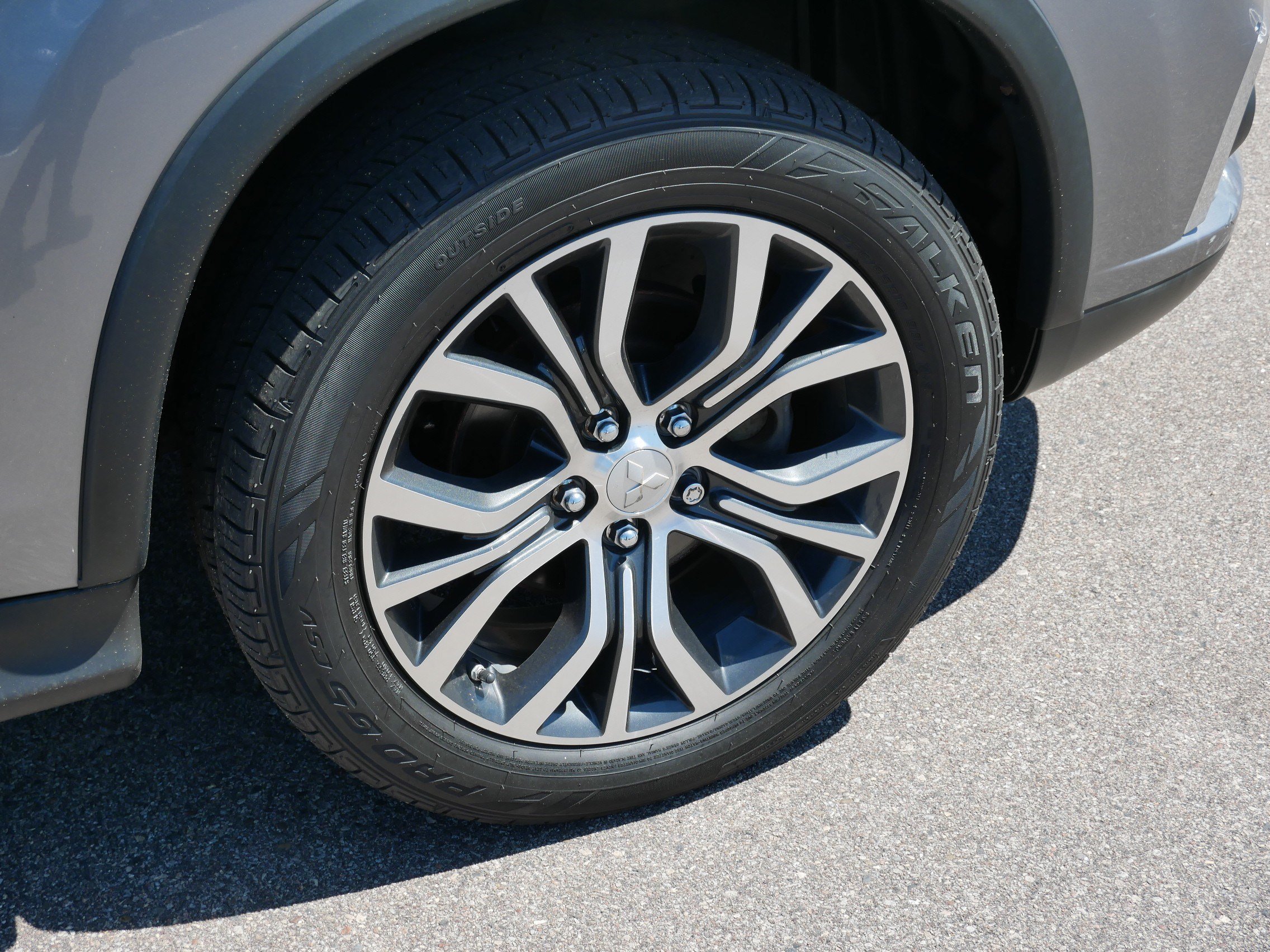 Used 2017 Mercury Gray Metallic Mitsubishi ES 2.0 image 15