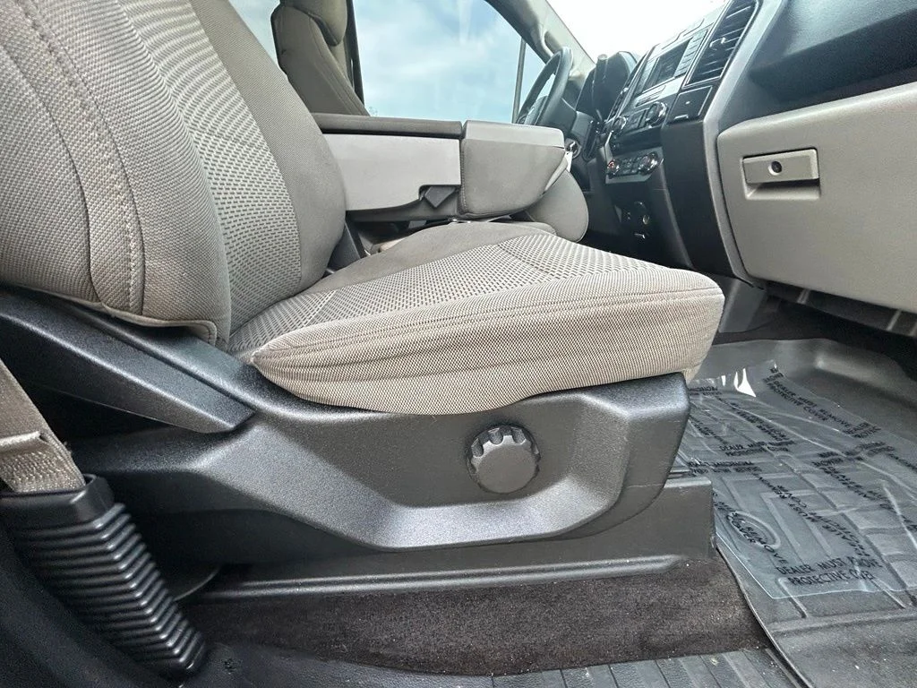 Used 2017 Shadow Black Ford XLT image 22