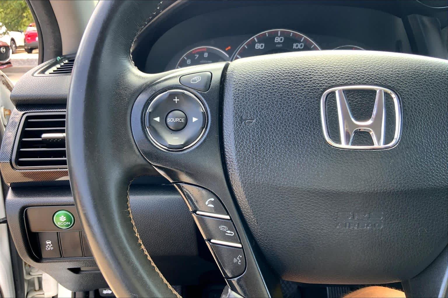 Used 2015 WHITE ORCHID PEARL Honda Sport image 23