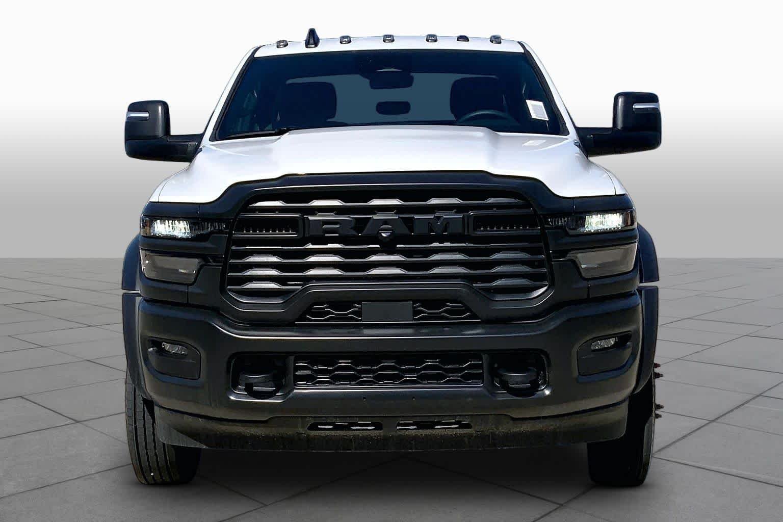 New 2026 Bright White Clear-Coat Exterior Paint RAM Tradesman image 3