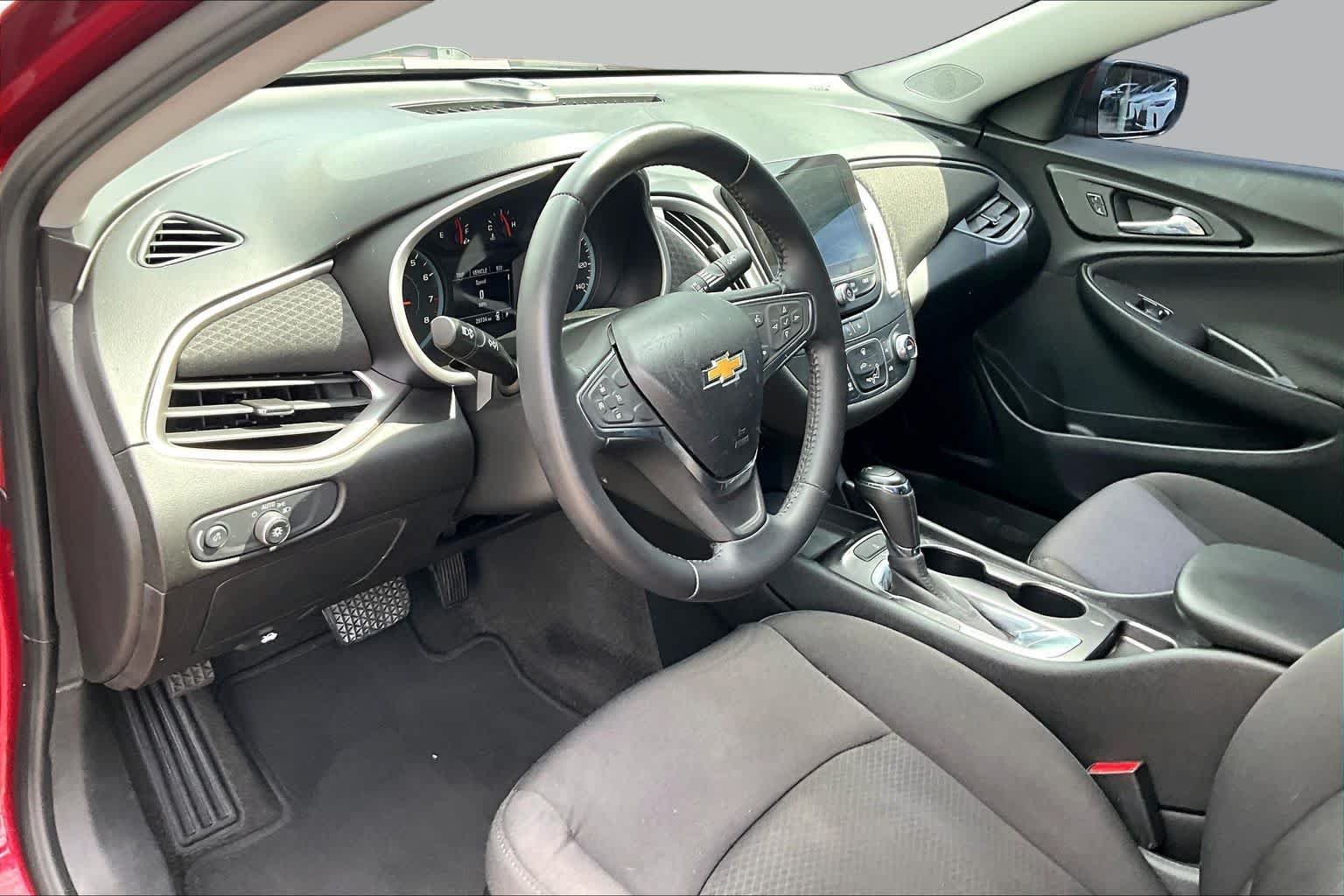Used 2020 Cajun Red Tintcoat Chevrolet RS image 18