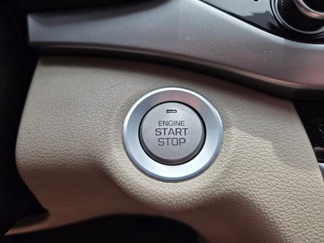 Certified Used 2018 Red Hyundai Limited image 31