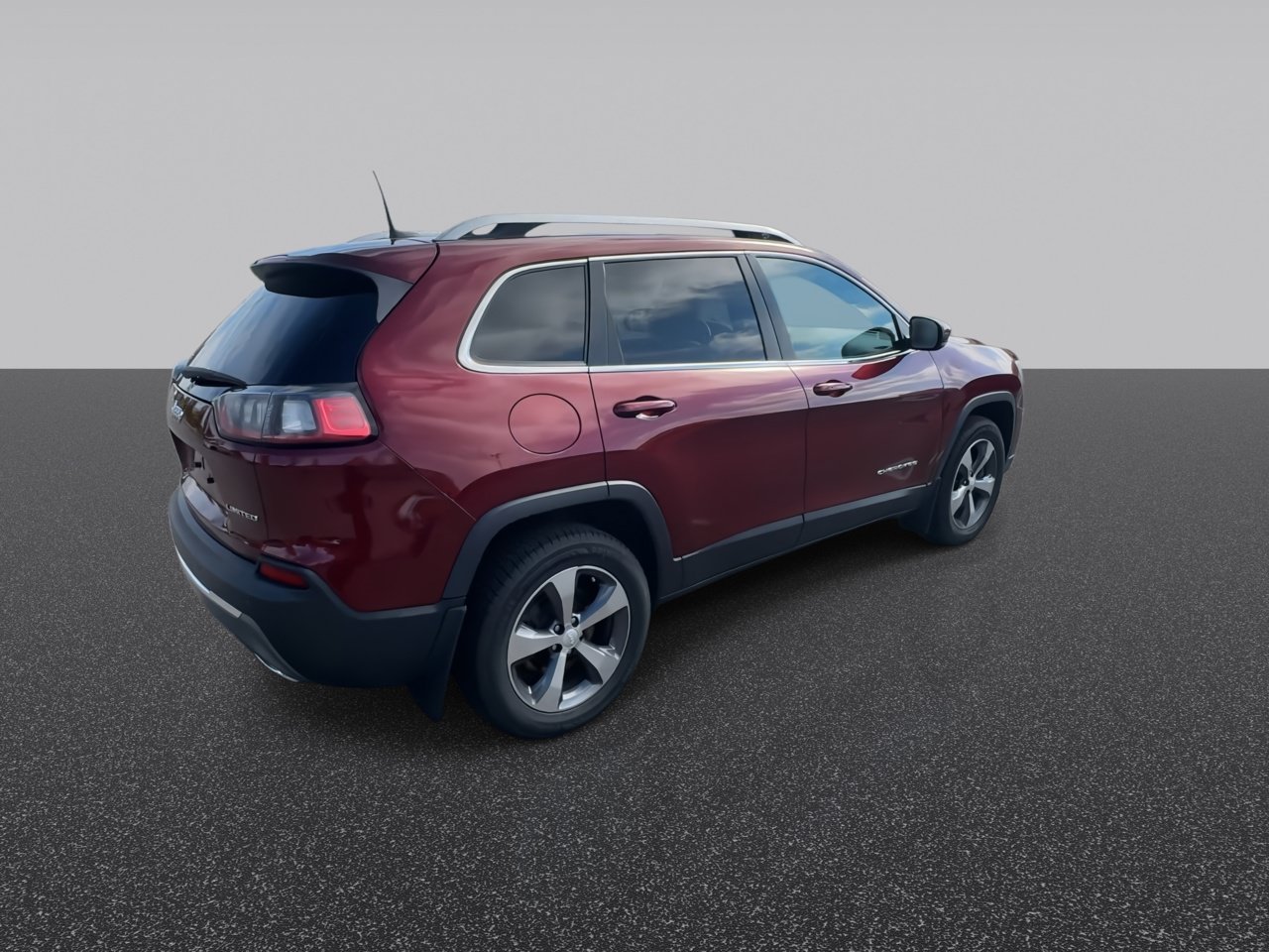 Used 2019 Velvet Red Pearlcoat Jeep Limited image 8