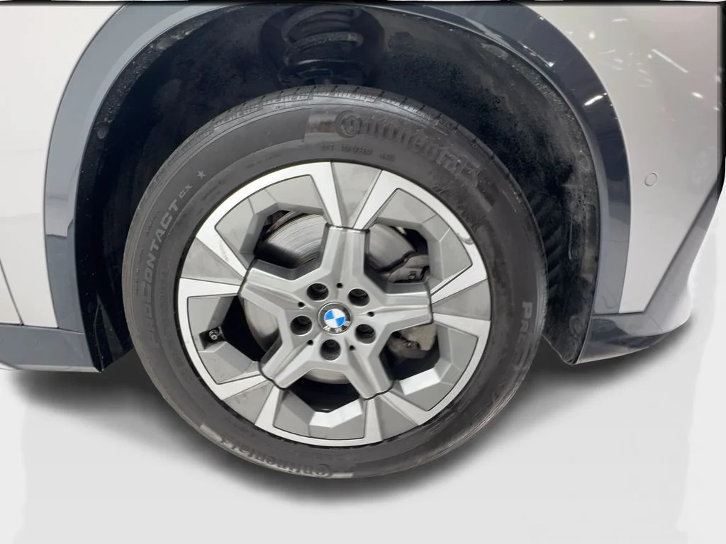 Used 2024 Silver BMW xDrive28i image 14