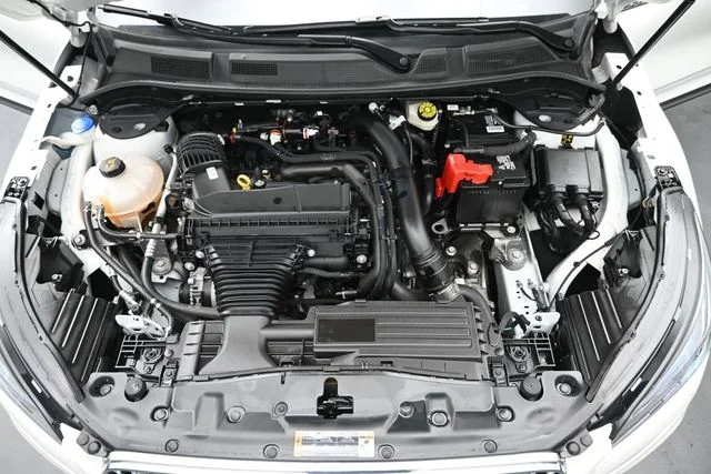 Used 2023 Pristine White Lincoln Standard image 29