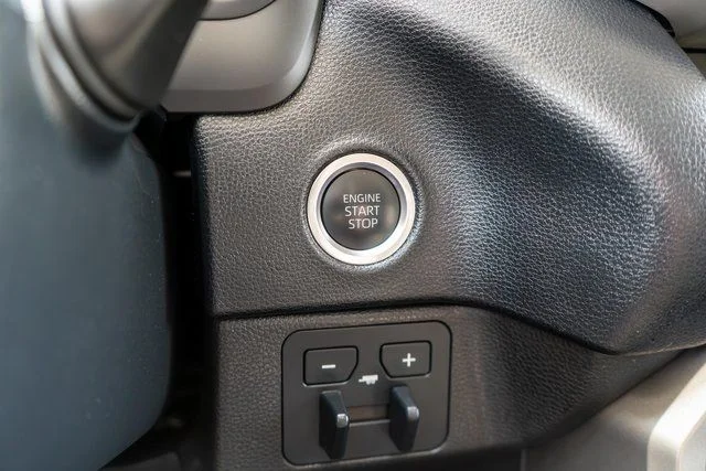 Used 2023 White Toyota SR5 image 27