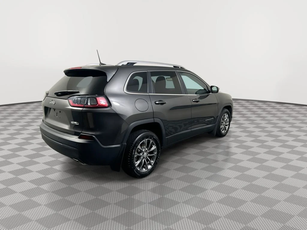 Used 2021 Gray Jeep Latitude Lux image 8