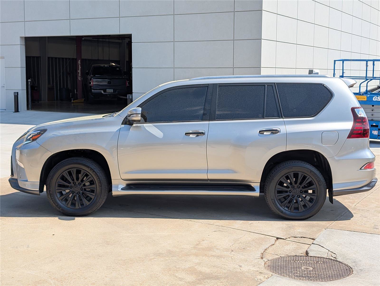 2022 Lexus GX LUXURY - Photo 11