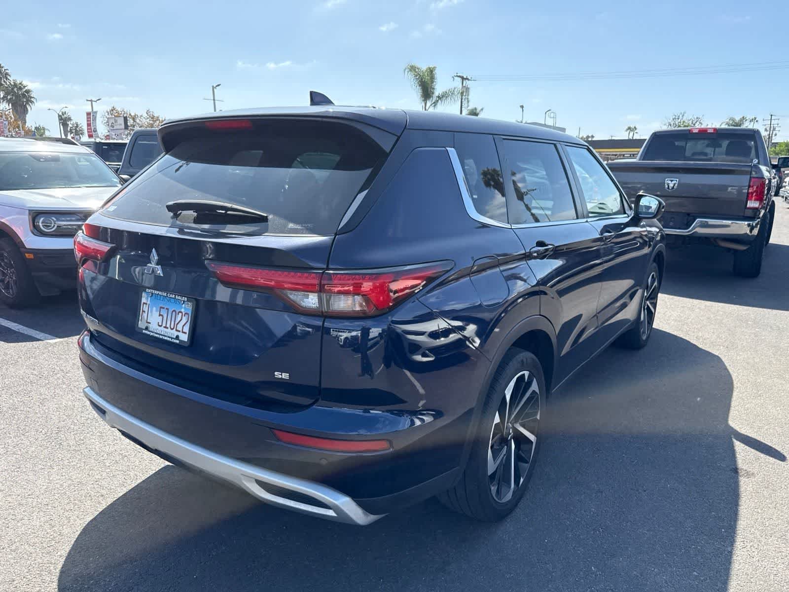 Used 2023 Cosmic Blue Metallic Mitsubishi SE image 13