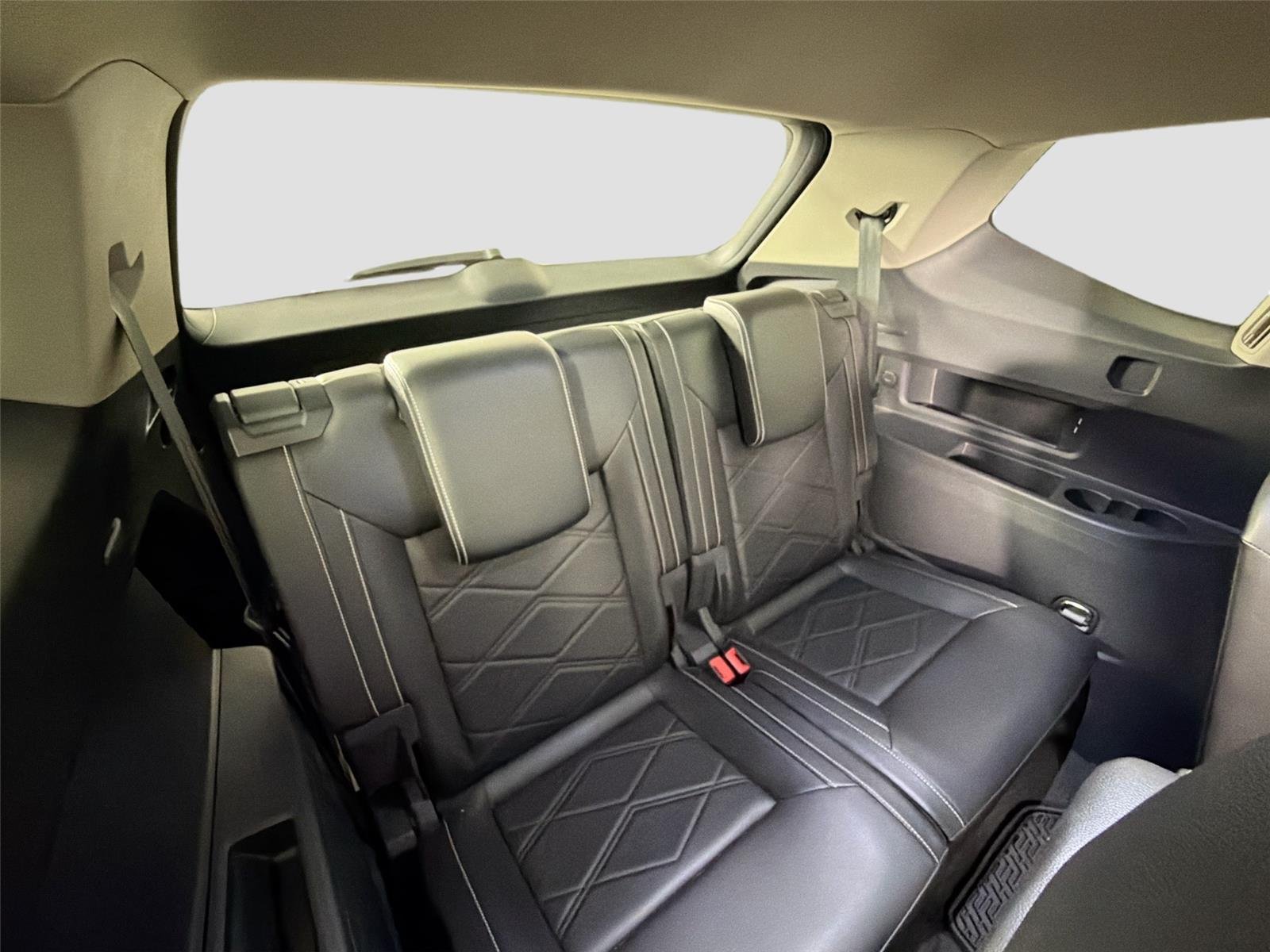 Used 2024  Volkswagen 2.0T SE w/Technology image 26