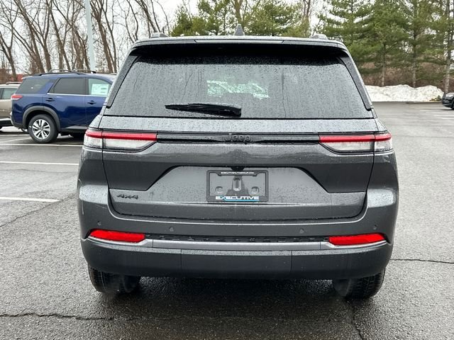 New 2026 Baltic Gray Metallic Clearcoat Jeep Altitude image 3