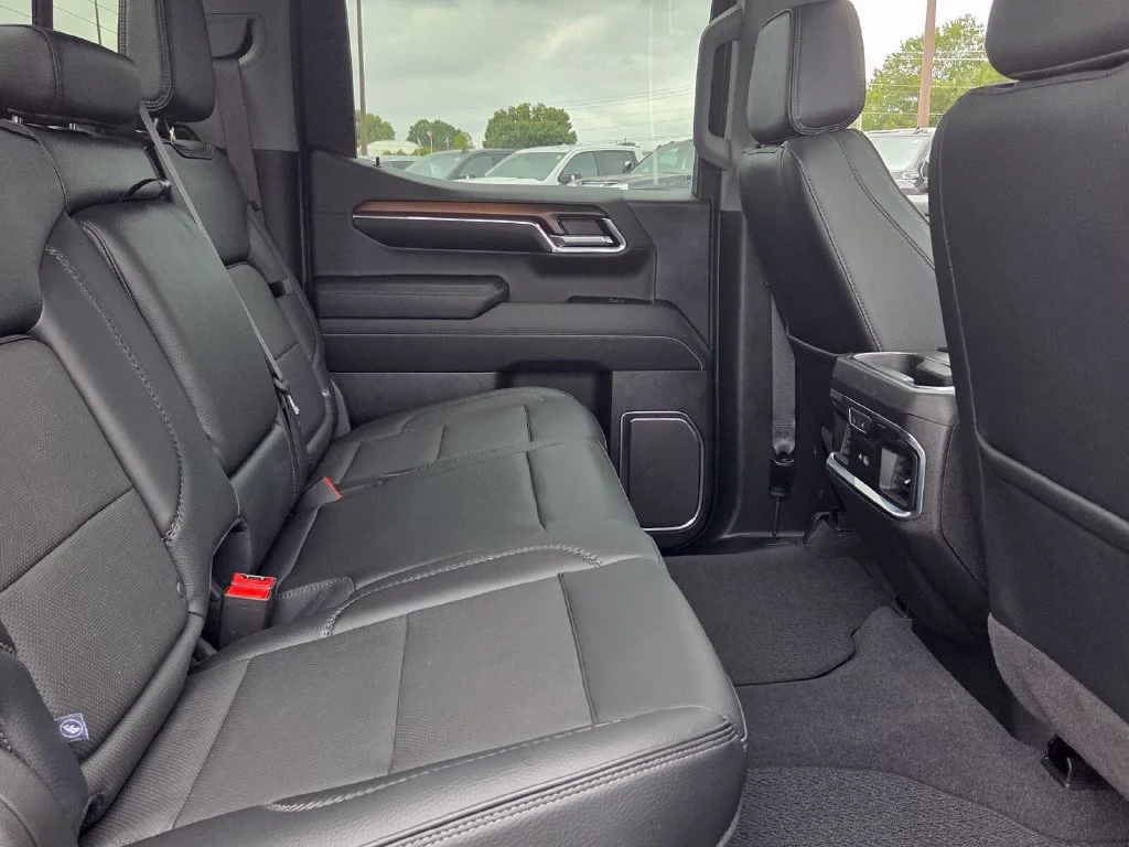Used 2024 Onyx Black GMC Denali image 15