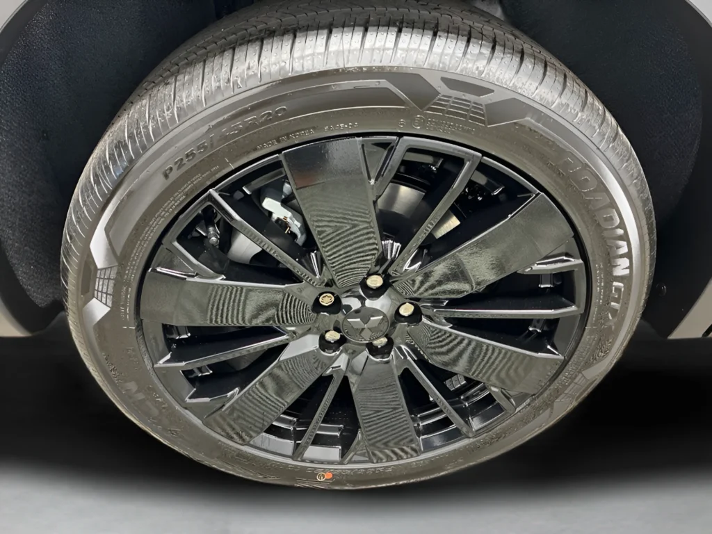 New 2026 White Diamond Mitsubishi LE image 39