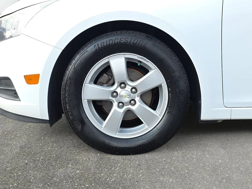 Used 2014 Summit White Chevrolet 1LT image 29