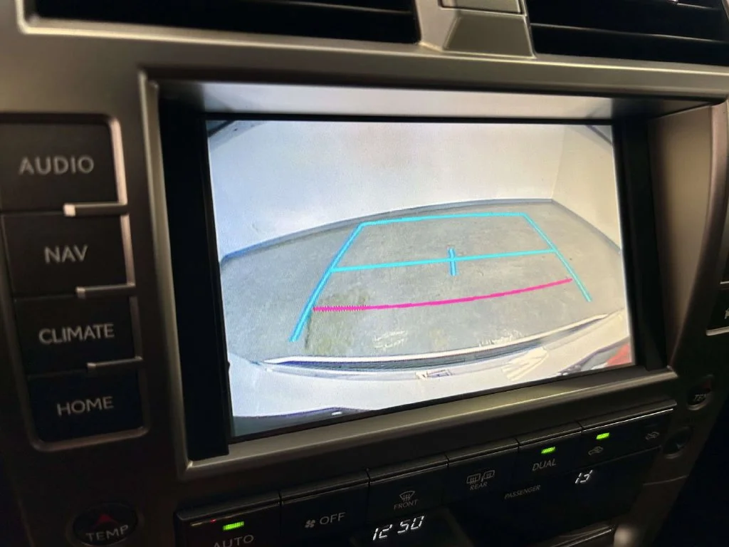 Used 2018 White Lexus 460 image 24