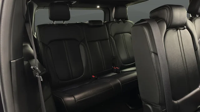 Used 2024 Diamond Black Jeep Base image 23