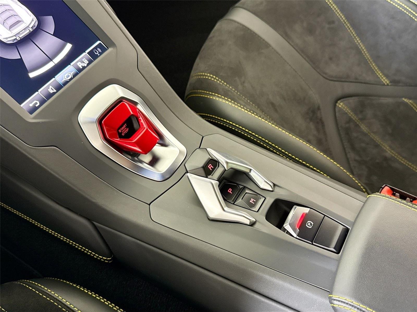 Used 2022 Bianco Canopus Lamborghini  image 23