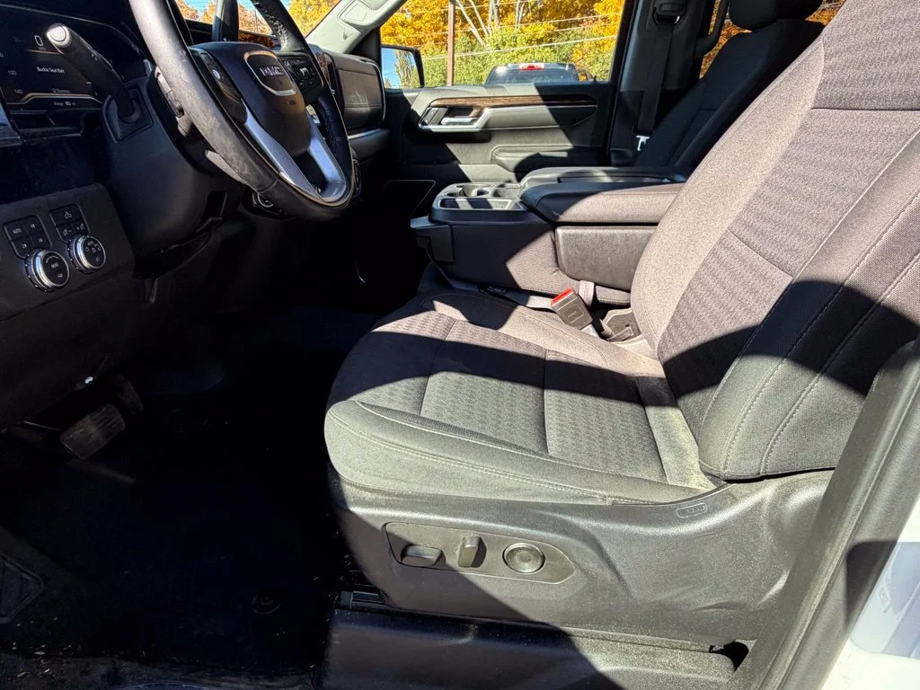 Used 2023 SUMMIT WHITE GMC Elevation image 11