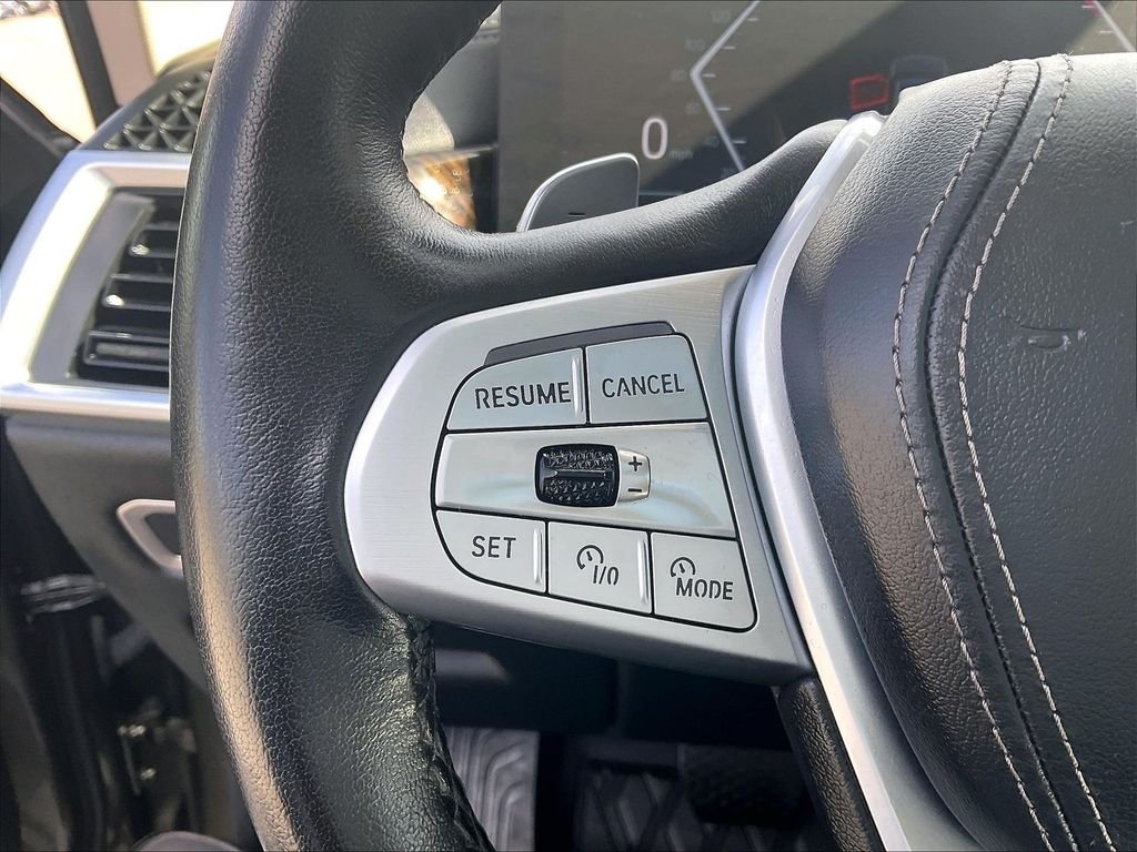 Used 2024 Green BMW xDrive40i image 24