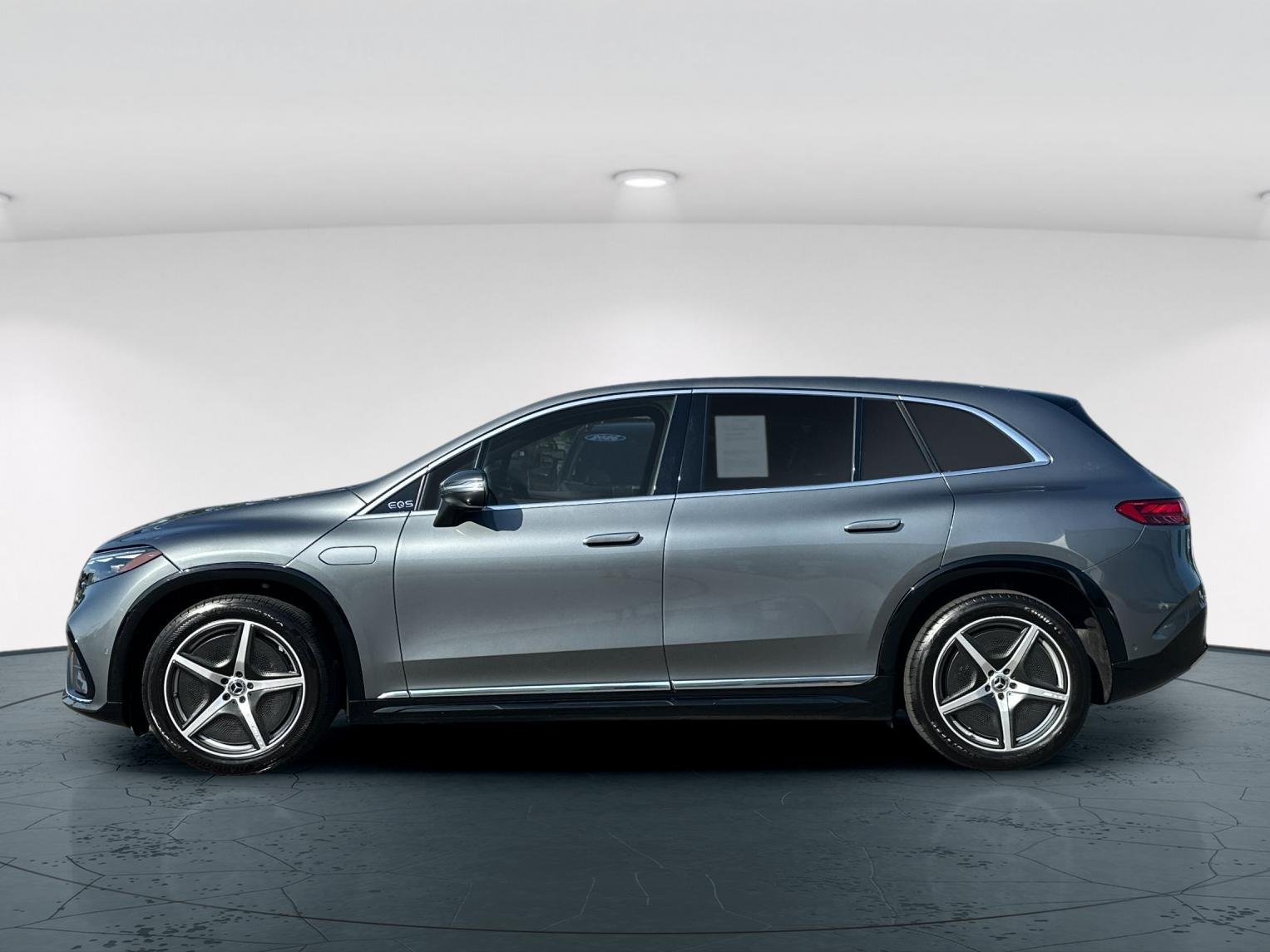Used 2023 Gray Mercedes-Benz 580 4D Sport Utility 4MATIC® image 3
