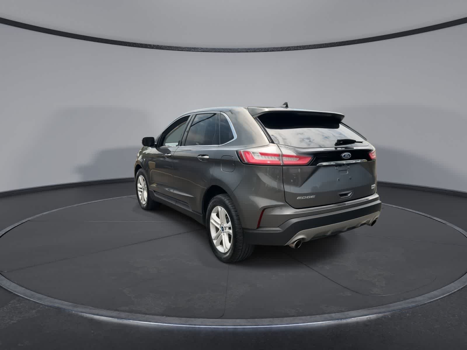 Used 2020 Magnetic Metallic Ford SEL image 6
