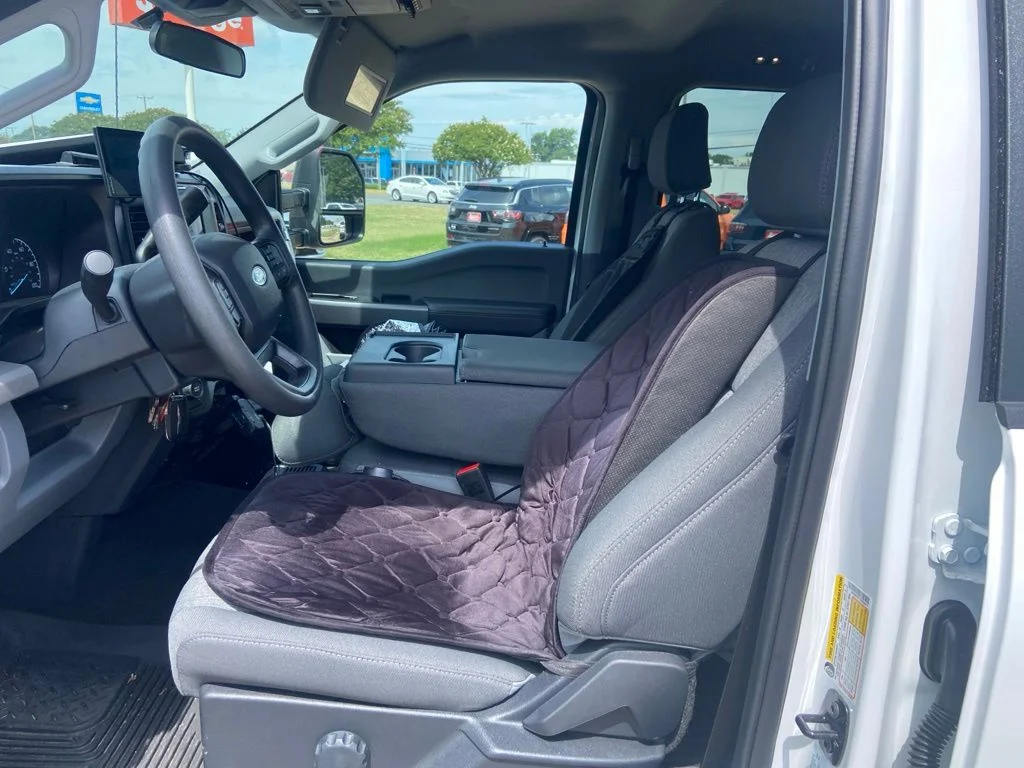 Used 2025 White Ford XL image 36