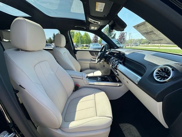 New 2026 Night Black Mercedes-Benz GLB 250 image 29