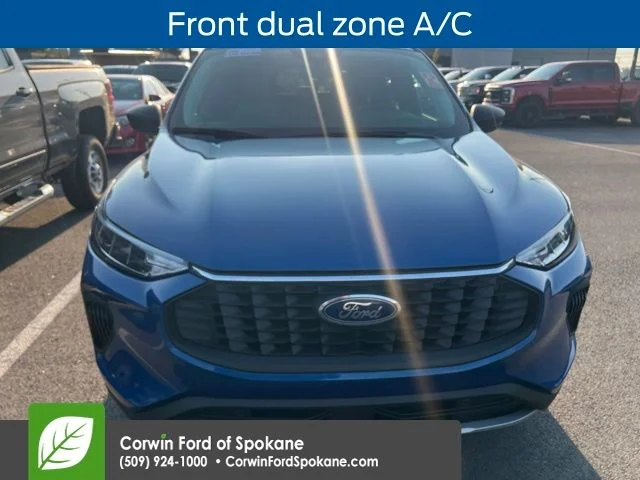 Used 2023 Atlas Blue Metallic Ford Active image 7