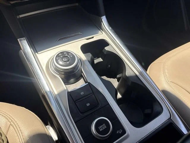 Used 2022 White Ford Limited image 27