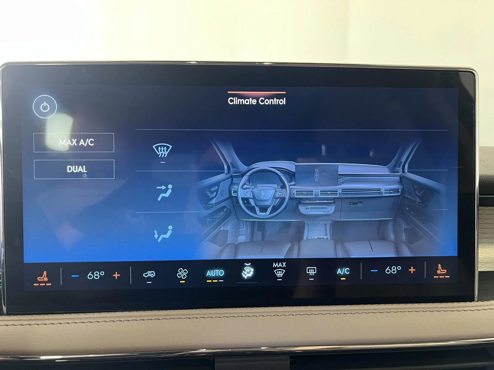 Used 2023  Lincoln Standard image 17
