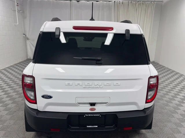 Used 2023 White Ford Badlands image 7
