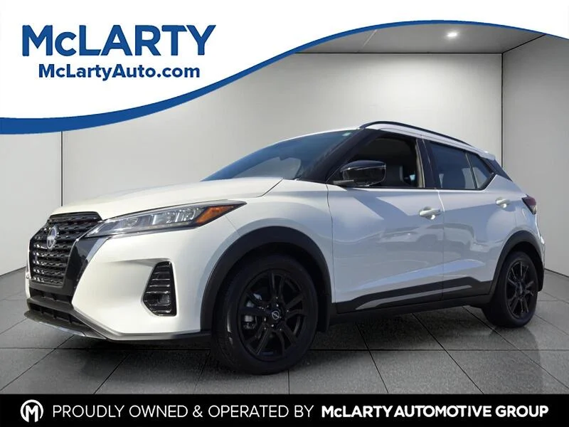 Used 2022 Aspen White NISSAN SR image 1