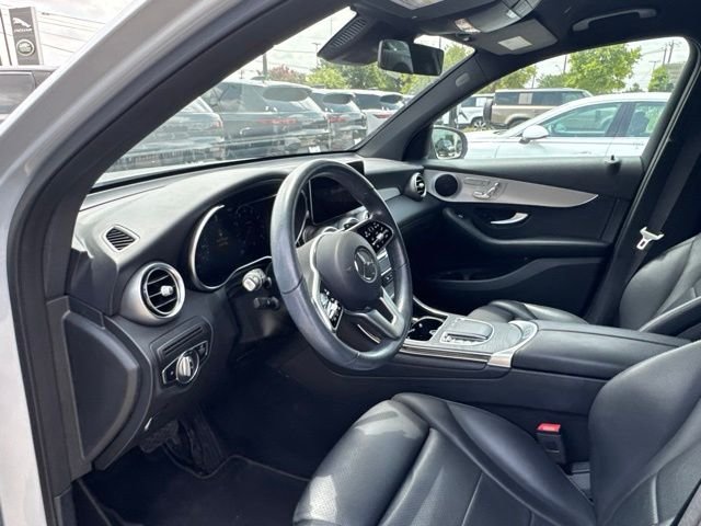 Used 2022 Silver Mercedes-Benz GLC 300 image 25
