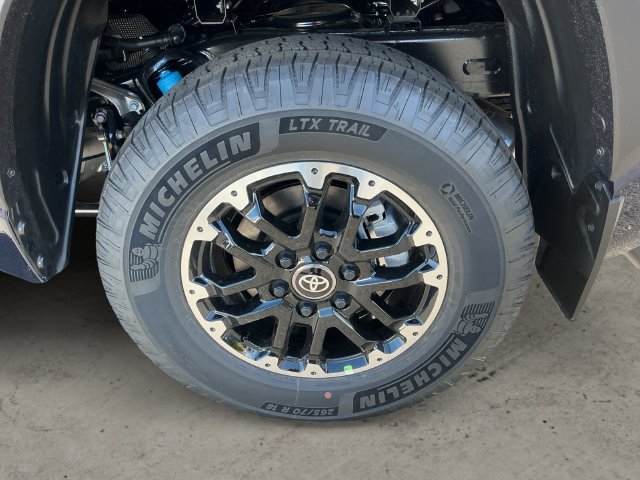 Used 2026  Toyota SR5 image 9