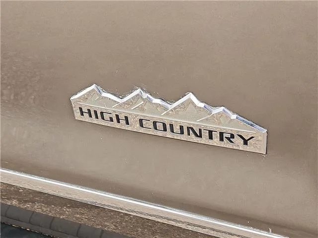 Used 2014 Brown Chevrolet High Country 4x4 Crew Cab 5.75 ft. box 143.5 in. W image 8