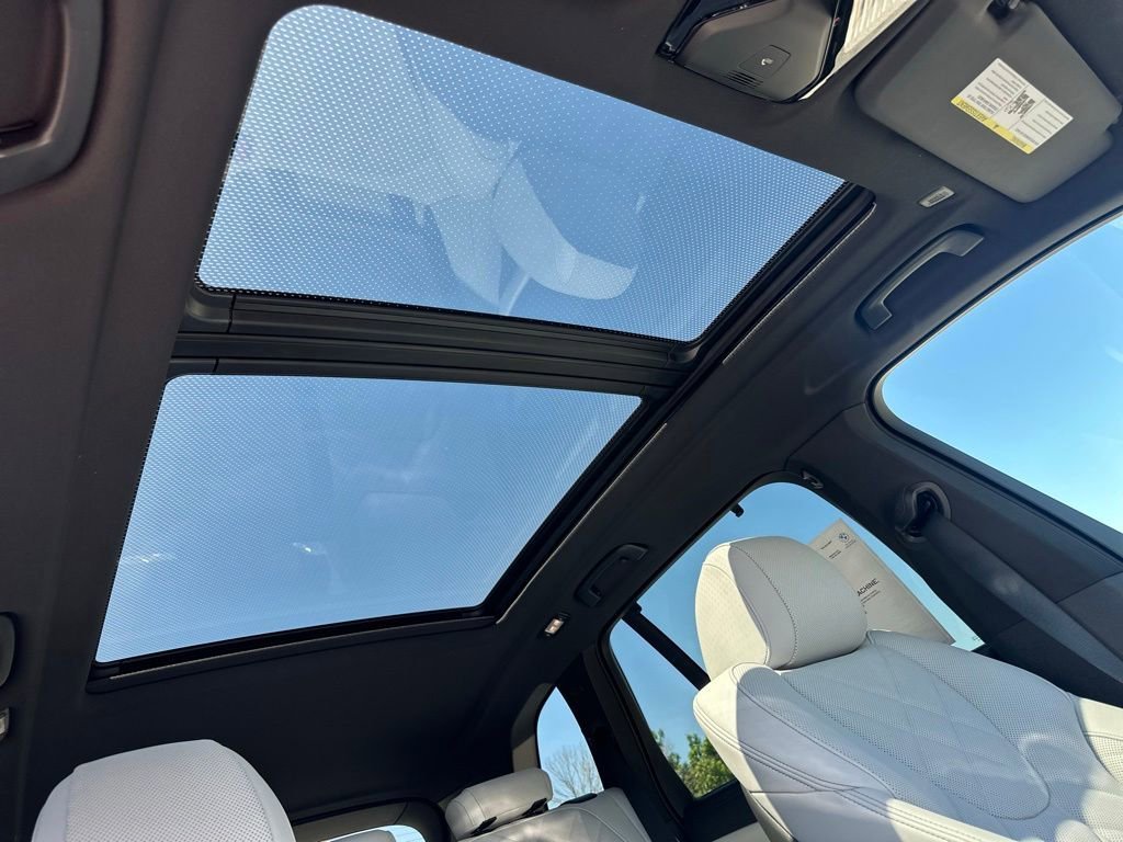New 2026 Black Sapphire Metallic BMW xDrive40i image 27